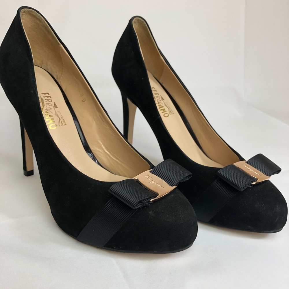 Salvatore Ferragamo Suede Black Classic Pumps Heel